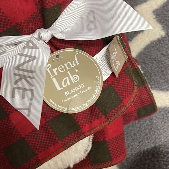 NWT buffalo plaid baby soft fleece blanket - Picture 3 of 8